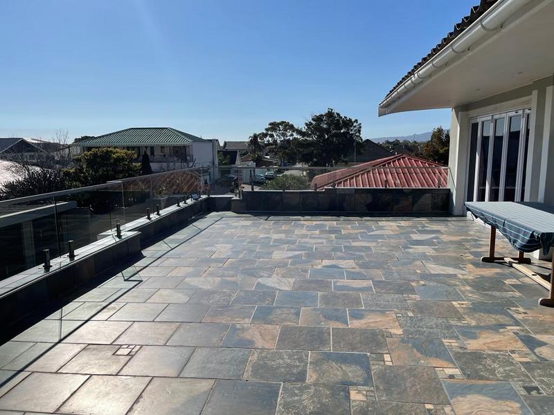 6 Bedroom Property for Sale in Gordons Bay Western Cape